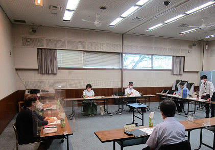 令和５年度第１回筑紫野市立図書館協議会の写真１